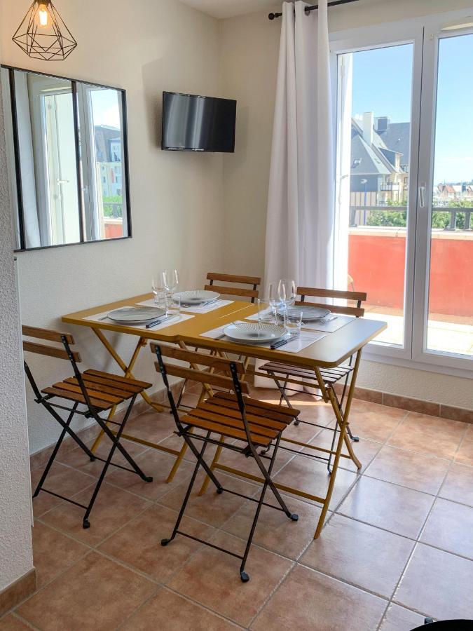 Апартаменты Duplex 2 Pieces Port Cabourg - 2 A 4 Personnes - Terrasse - Vue Port - Exclusif Book Ing Див-сюр-Мер Экстерьер фото